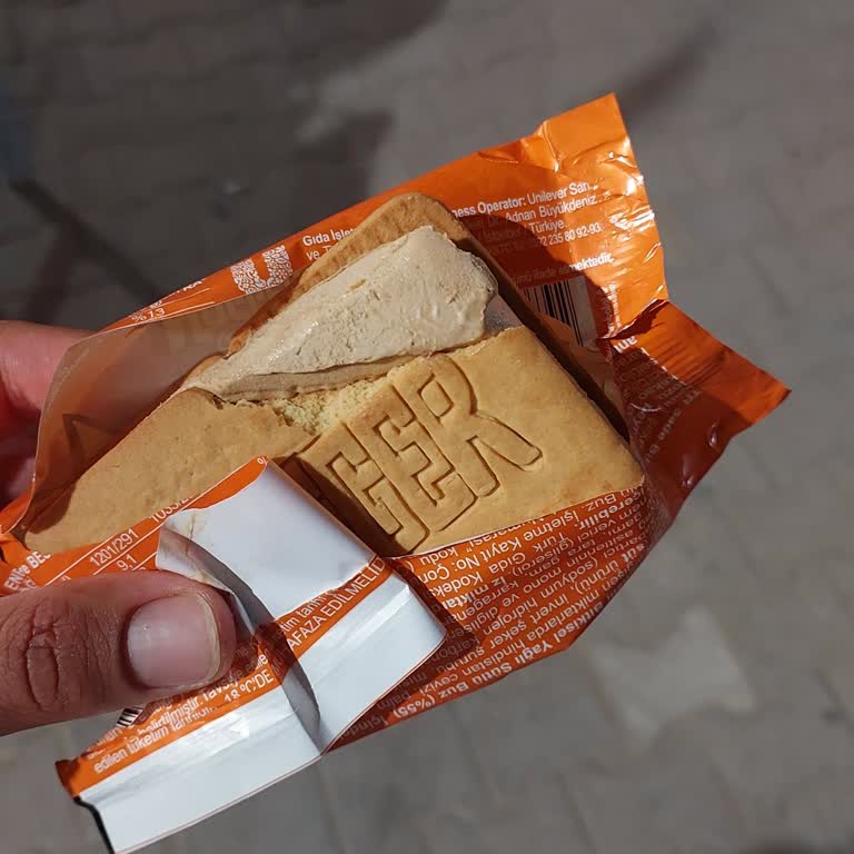 Aldığım Dondurma Eksik Ve Ambalajı Bozuk Çıktı!