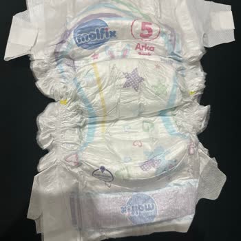 Bebek Bezinde Sakız Benzeri Madde Şoku: Sağlık Riski!