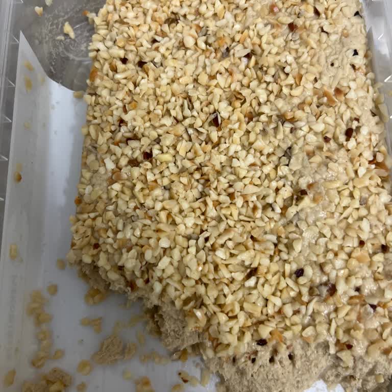 Taze Olmayan Sert Helva Hayal Kırıklığı Yarattı