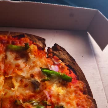 Yanık Pizza Ve İlgisiz Müşteri Hizmetleri Nedeniyle Mağduriyet