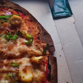 Yanık Pizza Ve İlgisiz Müşteri Hizmetleri Nedeniyle Mağduriyet