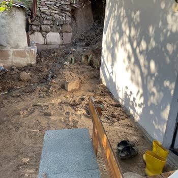 Sürekli Su Borusu Patlakları Nedeniyle Evimde Büyük Hasar Oluştu