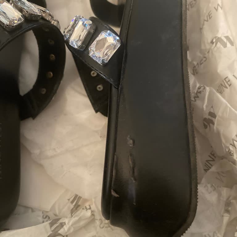 Kısa Sürede Yırtılan Terliğe Değişim Veya İade Talebim Reddedildi