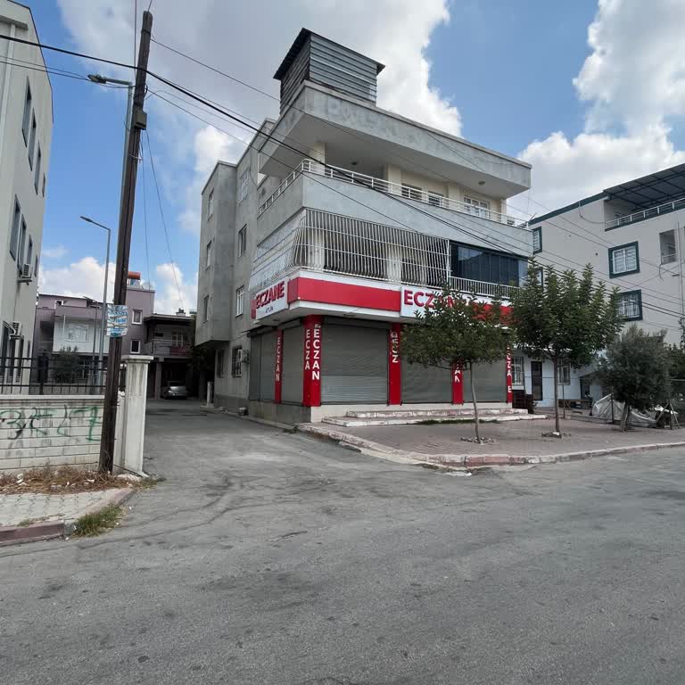 Aylin Eczanesi (Seyhan) Nöbetçiyken Kapalıydı