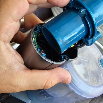 Philips 8000 Serisi Süpürgede Birleşim Noktasında Kırılma Sorunu Ve Parça Değişim Talebi