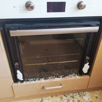 Kumtel Fırın Camı Kullanım Dışında Patladı: Güvenlik Endişesi