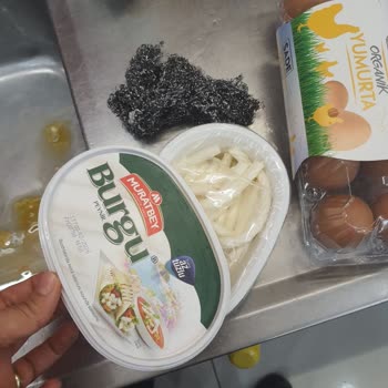 Aldığım Yumurta Ve Peynir Bozuk Çıktı, Tazelik Konusunda Güvenim Sarsıldı