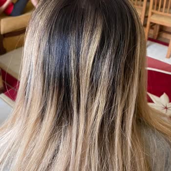 Saç Boyama Sonucu Hayal Kırıklığı Ve İlgisiz Davranış