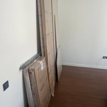 Geç Teslim Edilen Gardırop Kırık Geldi, Kurulum Tamamlanmadı, Muhatap Yok