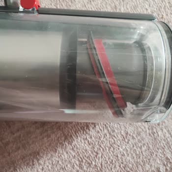 Dyson V15 Süpürgemin Toz Haznesi Lastikleri Yerinden Çıktı Kullanamıyorum
