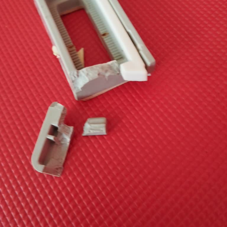 Turkuaz Seramik Klozet Kapağı Menteşesi Kırıldı, Yedek Parça Ve Müşteri Hizmetlerine Ulaşamıyorum