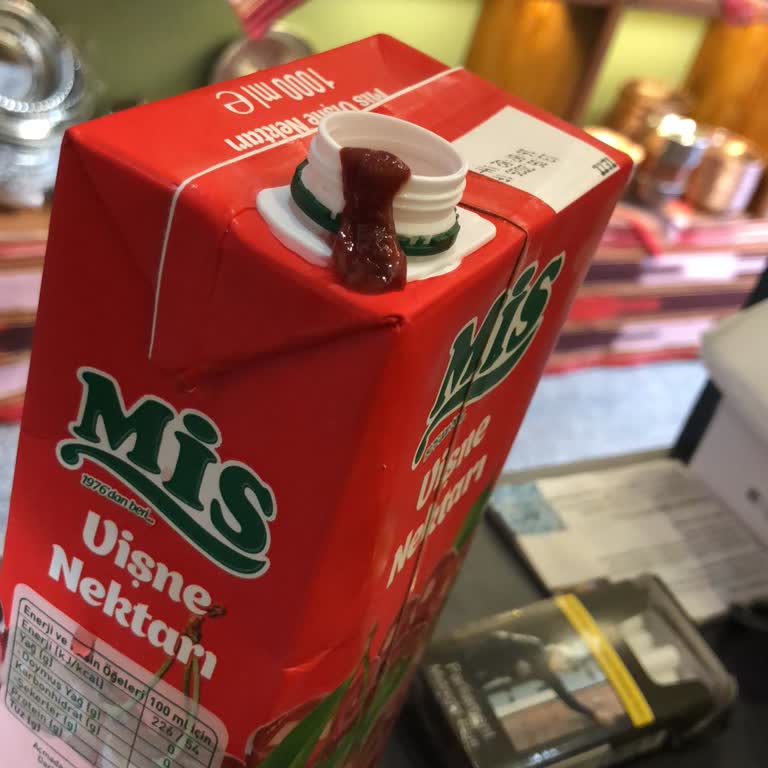 Aldığım Vişne Suyunda Bozuk Tat Ve Yabancı Madde Sorunu