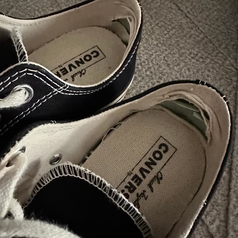 Kısa Sürede Yırtılan Converse Ayakkabılar İçin Garanti Talebi