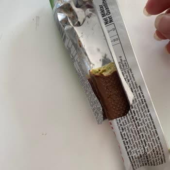 S****** G******* İçinden Çıkan Yabancı Parça Dişimi Kırıyordu