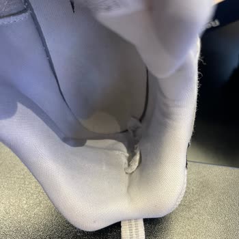 İki Ayda Aşınan Ayakkabı Ve Yetersiz Mağaza Desteği