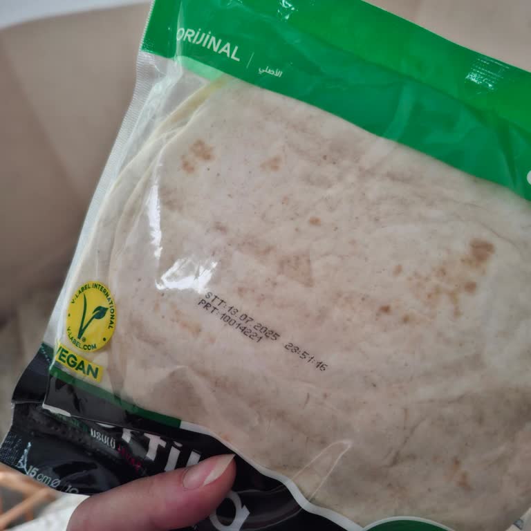 Happy Centerda Tarihi Geçmiş Ürünlerin Raflarda Satılması Müşteri Sağlığını Tehdit Ediyor