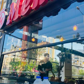 Etli Tantuni Dürümde Kemik Parçası Ve İlgisiz Restoran Yetkilileri