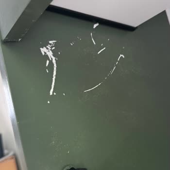 Bir Günde Soyulan Boya İçin Ücret İadesi Talebim Var