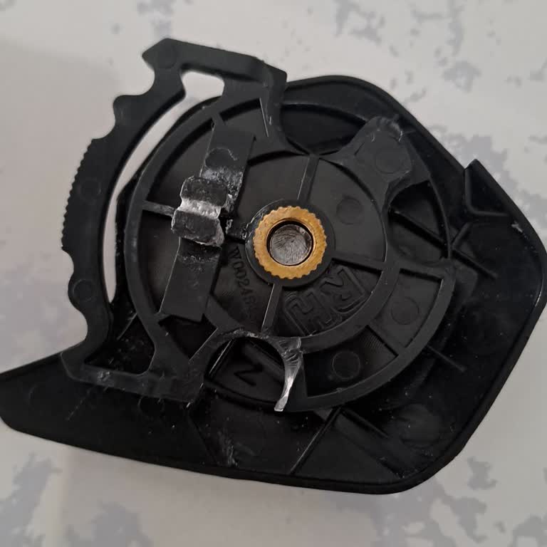 Satın Aldığım Kaskın Vizör Aparatı Kırıldı, Satış Sonrası Destek Yetersiz