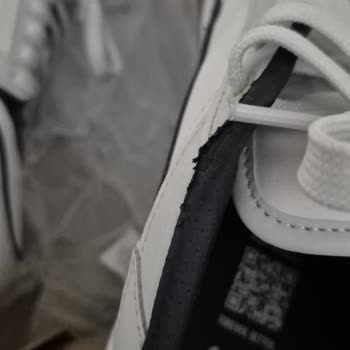 In Street Yeni Alınan Ayakkabının Kısa Sürede Soyulması Ve Değişim Talebinin Reddedilmesi