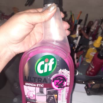 Cif Ultrason Sprey Beyaz Tişörte Kalıcı Leke Bıraktı