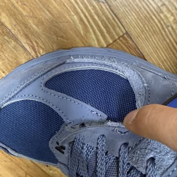 Yeni Alınan Ayakkabıda Defolar Ve Müşteri Hizmetlerine Ulaşamama Sorunu