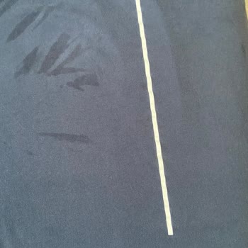 Nivea Deep Aktif Karbon Deodorant Tişörtte Çıkarılamayan Leke Bıraktı