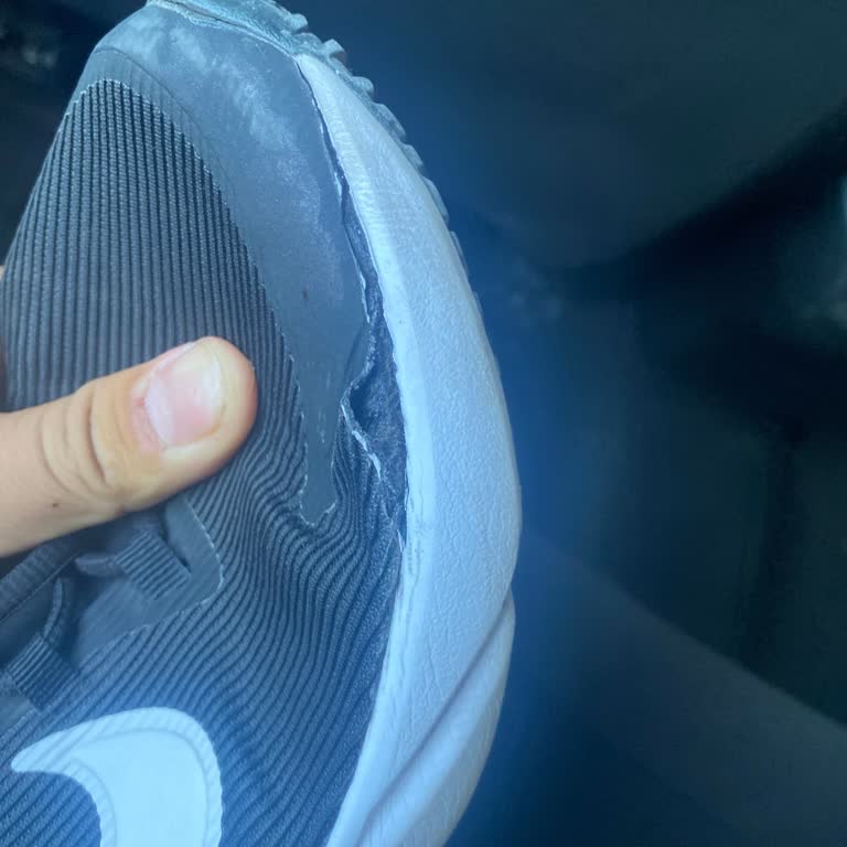 Kısa Sürede Yırtılan Nike Ayakkabı Garanti Kapsamında Değiştirilmiyor