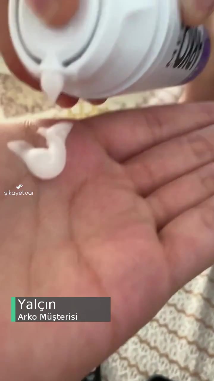 Arko Tıraş Jeli Kutuda Mavi Gerçekte Beyaz Jel videonun kapak resmi