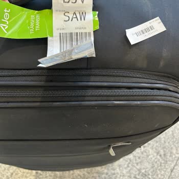 Ajet Uçuşunda Valizim Kırıldı Personel Tutanak Tutmadı Mağdur Oldum