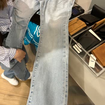 Aldığım Ürünle Farklı Renk Gösterilerek Yanıltıldım