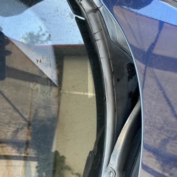 BMW 118i Ön Cam Fitili Kısa Sürede Deforme Oldu