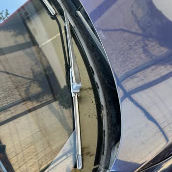 BMW 118i Ön Cam Fitili Kısa Sürede Deforme Oldu