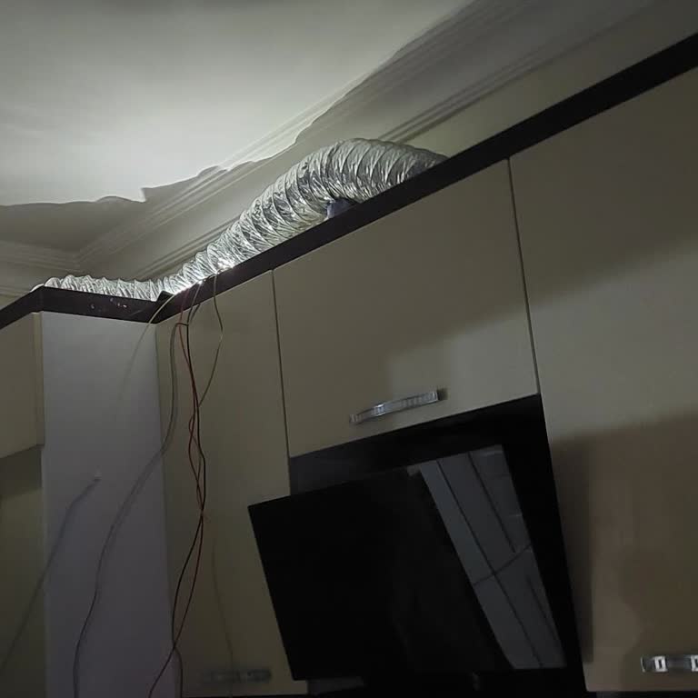 Fiber Hattı Çekilirken Elektrik Kablolarımız Zarar Gördü, Mağdur Olduk