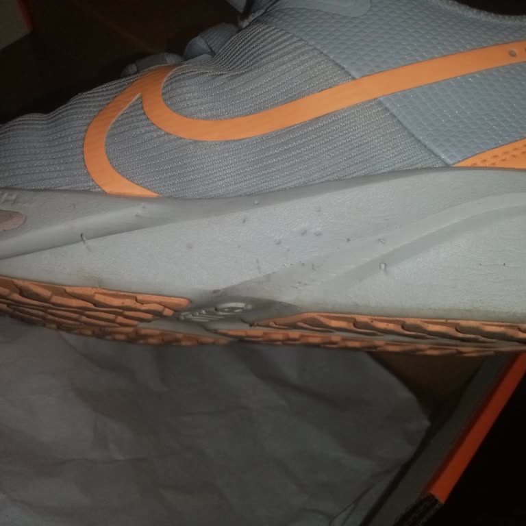 Yeni Alınan Spor Ayakkabıda 10 Günde Oluşan Delik Ve Garanti Sorunu