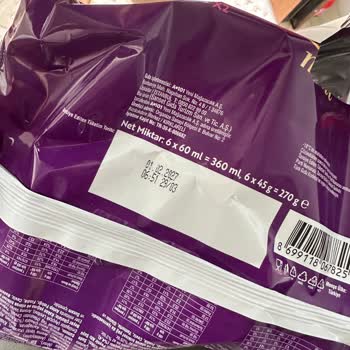 Aldığım Dondurmanın İçinden Bilinmeyen Sarı Madde Çıktı