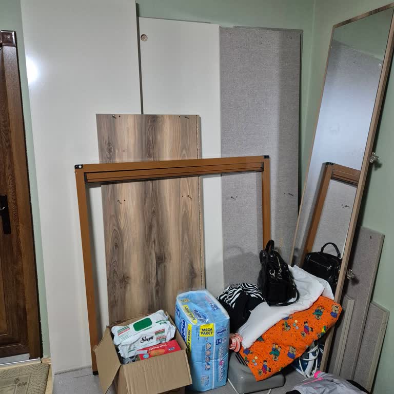 Kırık Ve Defolu Gardırop Teslimatı Sonrası Çözüm Sunulmuyor, Mağduriyetim Giderilmiyor