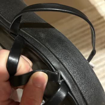 Dört Kez Giyilen Sandaletin Yan Bant Kısmı Kısa Sürede Açıldı İade İstiyorum