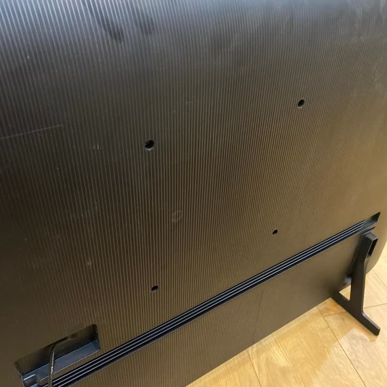 Televizyon Askı Aparatı Vidası Eksik Çıktı, Duvara Monte Edemiyoruz