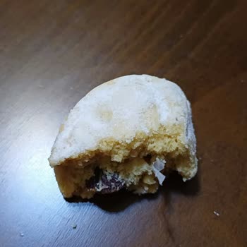 Sayınbaş Şekerleme Kurabiyenin İçinden Ambalaj Kağıdı Benzeri Plastik Bir Materyal Çıktı!