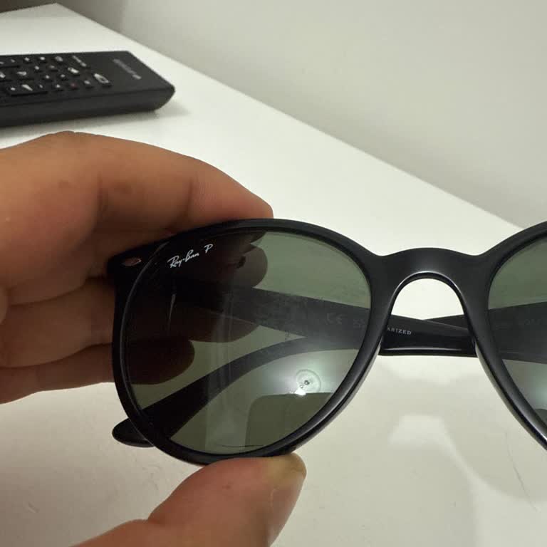Rayban Gözlükte Kısa Sürede Oluşan Çizik Ve Leke Sorunu