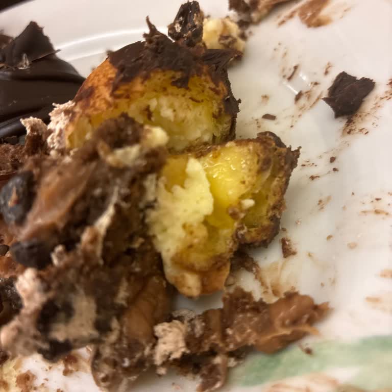 Acarlar Unlu Mamüller Bozuk Pasta Satışı Mağduriyet Yarattı!