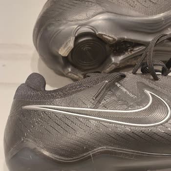 Nike Kısa Sürede Kırılan Krampon İçin Garanti Reddi Hayal Kırıklığı Yarattı