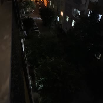 Bahçelievler'de Sokak Lambalarının 2 Gündür Yanmaması Güvenlik Endişesi Yaratıyor