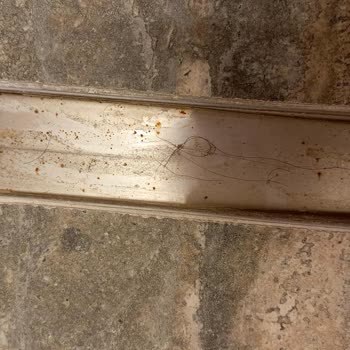 Garanti Kapsamındaki Hüppe Duş Kanalı Sürekli Paslanıyor, Çözüm Bekliyorum