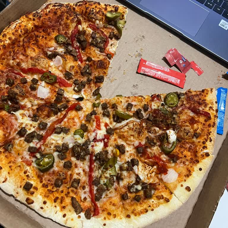 Domino's Pizza Eksik Parmesan Kenarlı Pizza Teslimatı Ve İade Talebi!