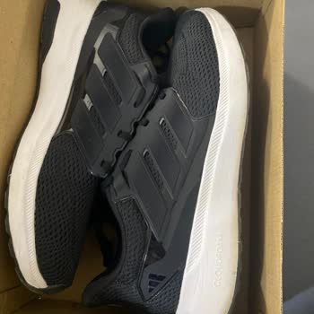 Adidas Ayakkabıda Koku Ve Dar Kalıp Sorunu, Mağaza İade Talebimi Reddetti