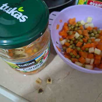 Tukaş Garnitürden Çamurlu Ve Bozuk Sebzeler Çıktı