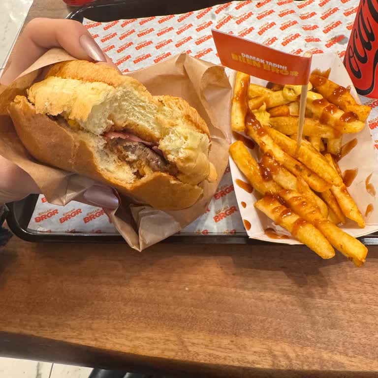 Ercan Burger Hayal Kırıklığı Yaratan Hizmet Ve Menü Deneyimi!