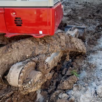 Yeni Alınan İş Makinesinde Sürekli Arıza Ve Çözüm Eksikliği